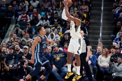  贝恩三分箭如雨下，灰熊外线发威主场大胜掘金