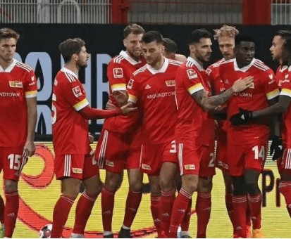  柏林联合绝平拜仁终结其十连胜  